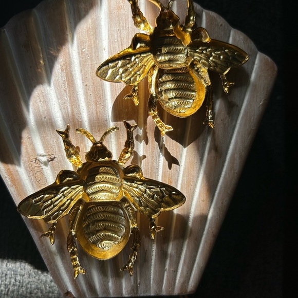 Large Brass Bumblebee Earrings - Picture 2 of 3